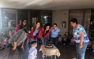 Celebrando a las Maestras. Maternal y Jardín de Niños ARCOIRIS